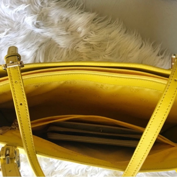 Tory Burch York Buckle Bright Yellow Safiano Leather Tote Work Travel - Picture 4 of 5